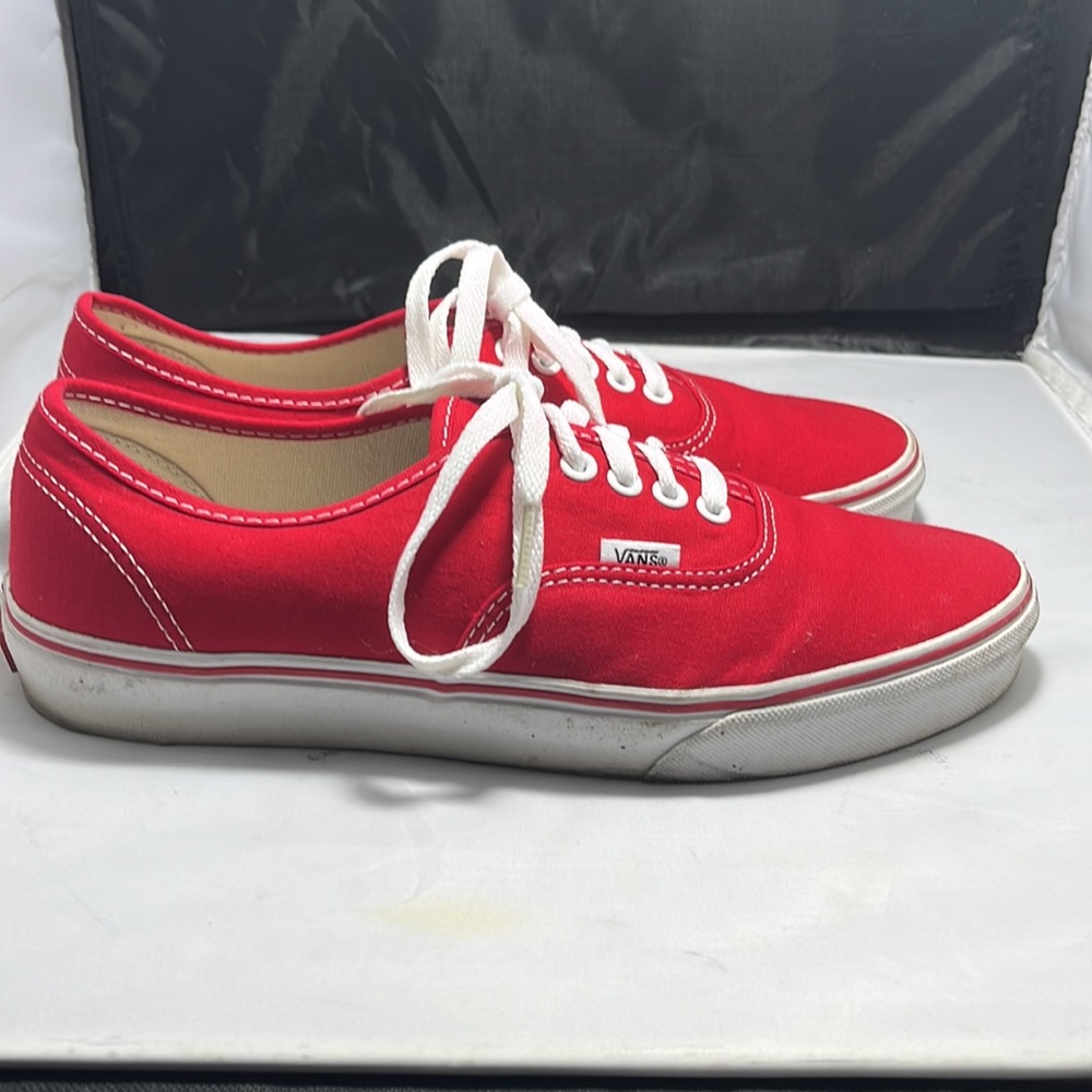 Red Vans classic, men’s 10 - Picture 2 of 5